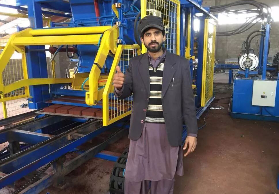 máquina de fazer blocos no Paquistão