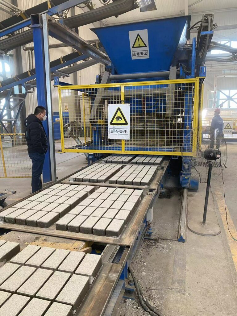 Prix ​​de la machine de fabrication de briques en Chine