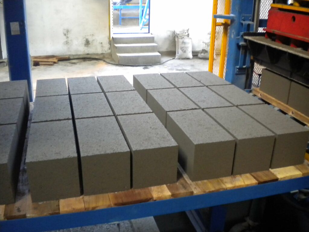 Fully Automatic Smart Concrete Brick Making Machine 3