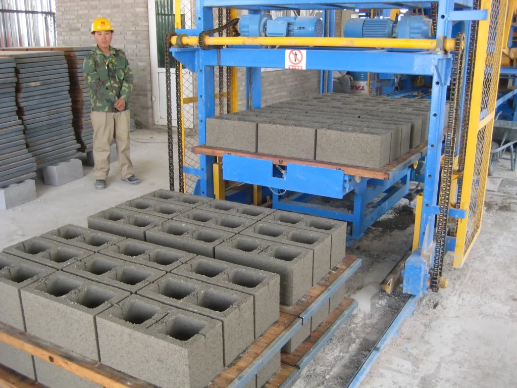 REIT-fully-automatic-concrete-block-brick-making-machine